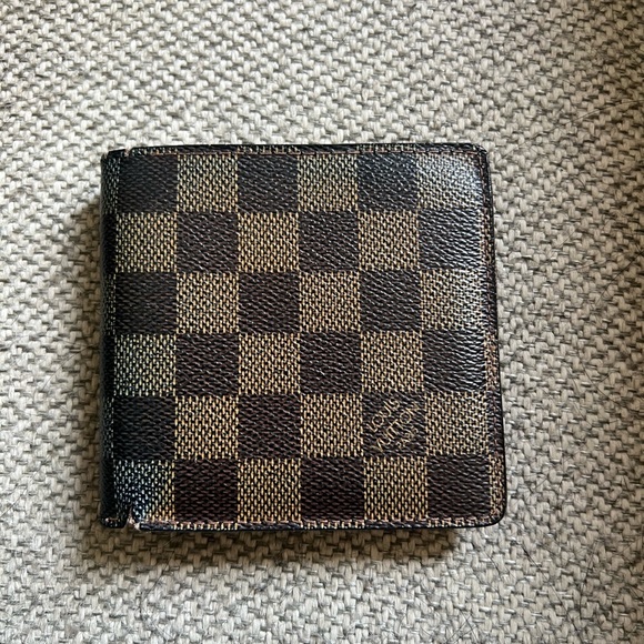 Louis Vuitton Wallet - Picture 1 of 9